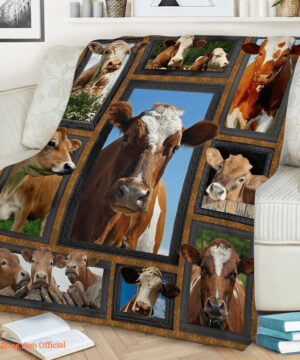 Cow Beauty Quilt Blanket. Lightweight And Smooth Comfort. Foldable And Compact - Super King - Ettee