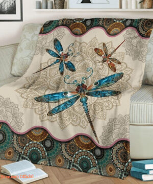 Dragonfly Quilt Blanket. Lightweight And Smooth Comfort. Foldable And Compact - Super King - Ettee