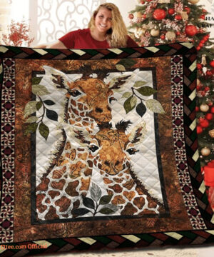 Giraffe Baby Mom Wild Animal Family Gift Quilt Blanket. Foldable And Compact - Super King - Ettee