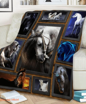 Horse Beauty White Quilt Blanket. Lightweight And Smooth Comfort - Super King - Ettee