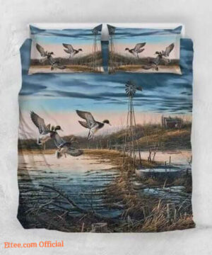 Hunting Duck Bedding Set. Luxurious Smooth And Durable. Lightweight And Smooth Comfort - King - Ettee