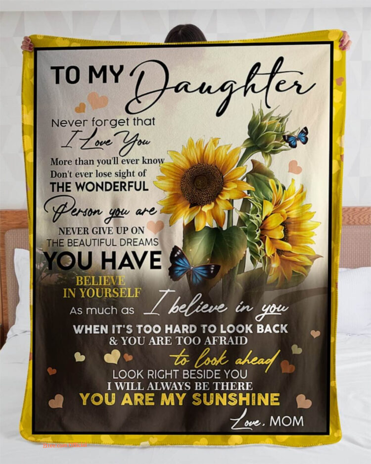 Letter Quilt Blanket for Daughter. Best Mom Ever Gifts. Luxurious Super Soft Quilt Blanket - Super King - Ettee