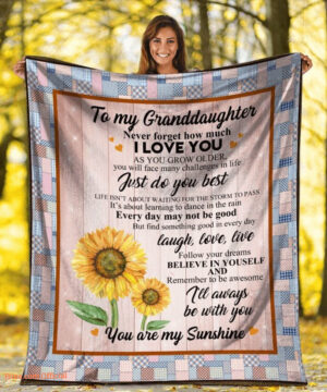 To My Granddaughter Sunflower Quilt Blanket. Light And Durable - Super King - Ettee