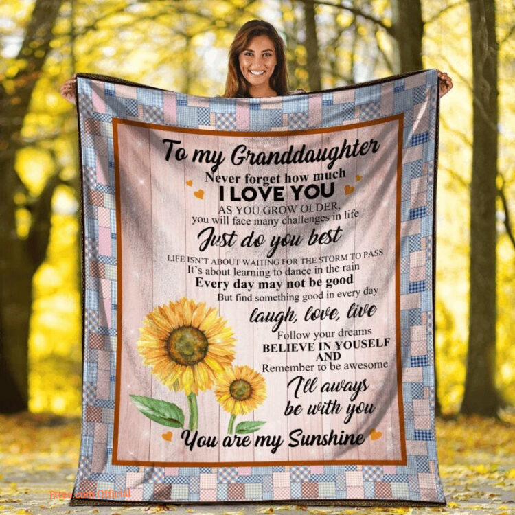 To My Granddaughter Sunflower Quilt Blanket. Light And Durable - Super King - Ettee