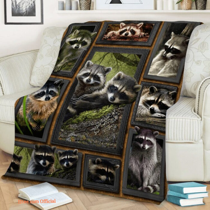 Raccoon Beauty Quilt Blanket. Lightweight And Smooth Comfort - Super King - Ettee