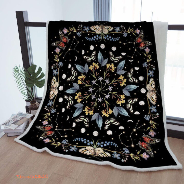 Sherpa Blanket with Moon Phase and Butterfly Wreath Design - Starry Sky Gift for Mother, Grandma, Grandpa - Super King - Ettee