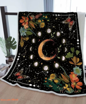 Sherpa Blanket with Moon Phase and Butterfly Wreath Design - Cozy Throw for Mom, Grandma, Grandpa - Starry Sky Pattern - Ideal Gift - Super King - Ettee