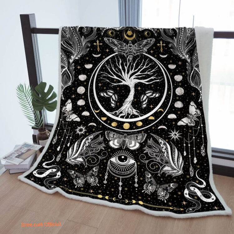 Sherpa Blanket Moon Phase Throw Blanket - Perfect Gift for Mother, Grandma, and Grandpa - Boho Constellation Design in Black and White - Cozy and Stylish Moth-Inspired Blanket - Super King - Ettee