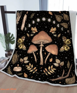 Moon Phase Sherpa Blanket - Mushroom Decor for Mother, Grandma, Grandpa - Unique Gift - Super King - Ettee