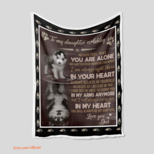 To My Daughter Quilt Blanket Husky Mom Family. Foldable And Compact - Super King - Ettee