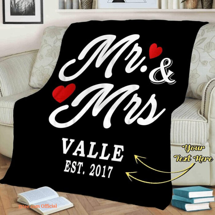 Valentine's Day Gift Mr Mrs Customized Quilt Blanket. Lightweight And Smooth Comfort - Super King - Ettee