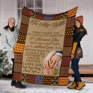 To My Wife Quilt Blanket From Husband Hand in Hand With Flowers - Super King - Ettee