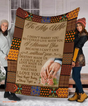 To My Wife Quilt Blanket From Husband Hand in Hand With Flowers - Super King - Ettee